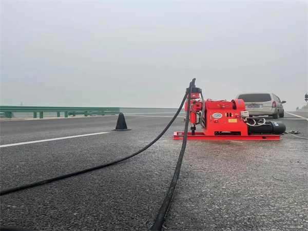 市中马路路基路面开裂下沉注浆加固灌浆